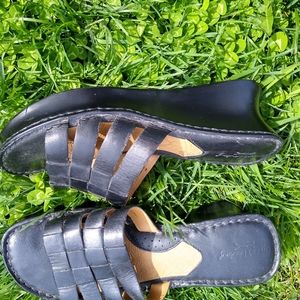 Leather wedge sandals